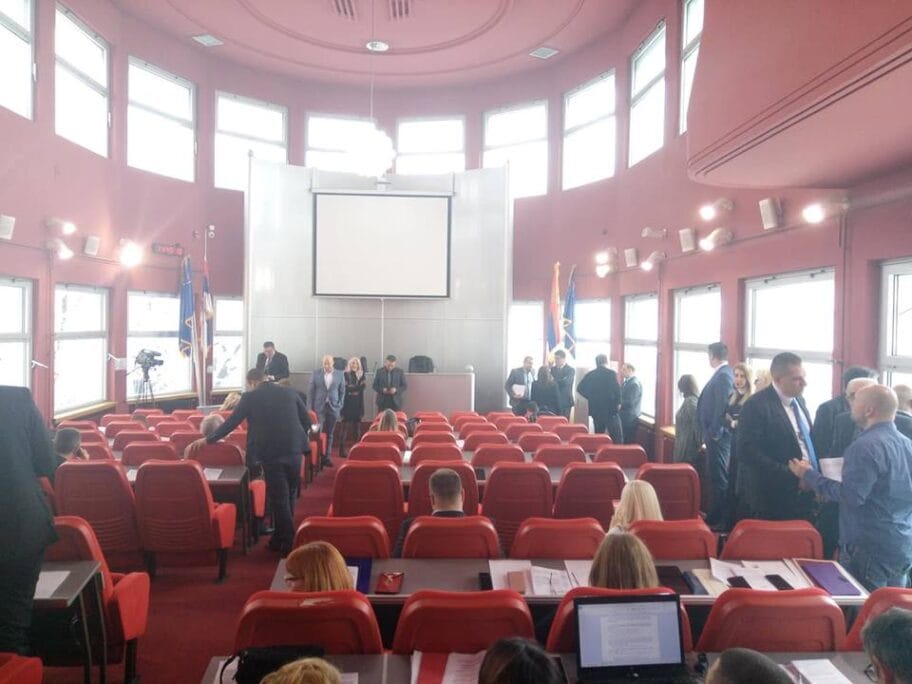 Barbara sa "Studija B" tema i odbornika niške Skupštine 5 skupstina prekid mz