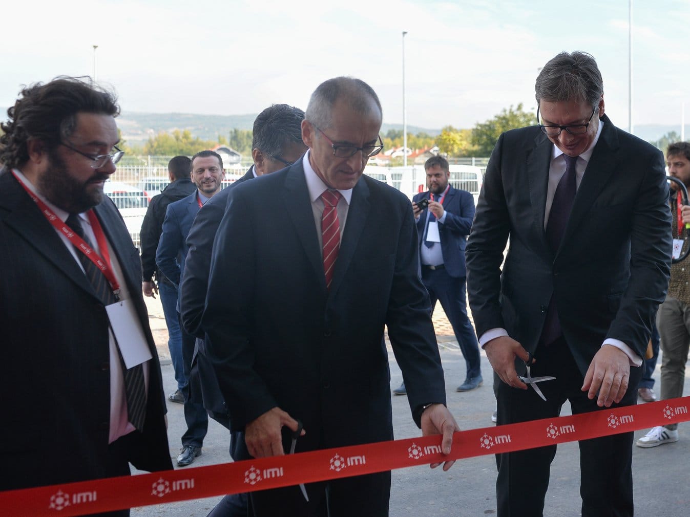 Vucic presecanje vrpce IMI V Keser