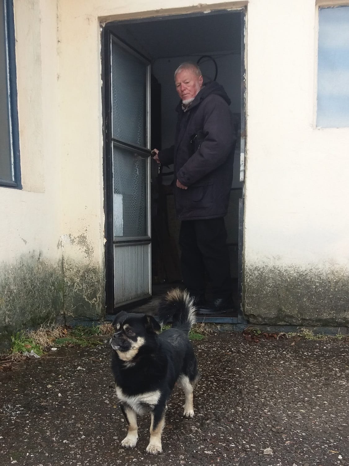 Nikola i pas Boki foto Bojana Antic