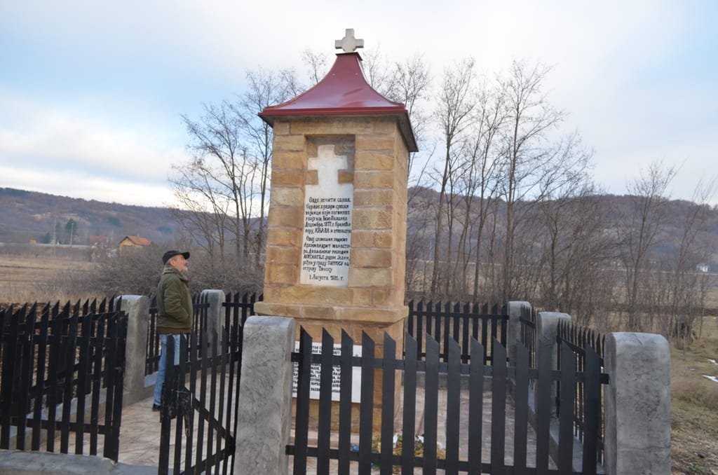 Spomenik oslobodiocima foto Lj F