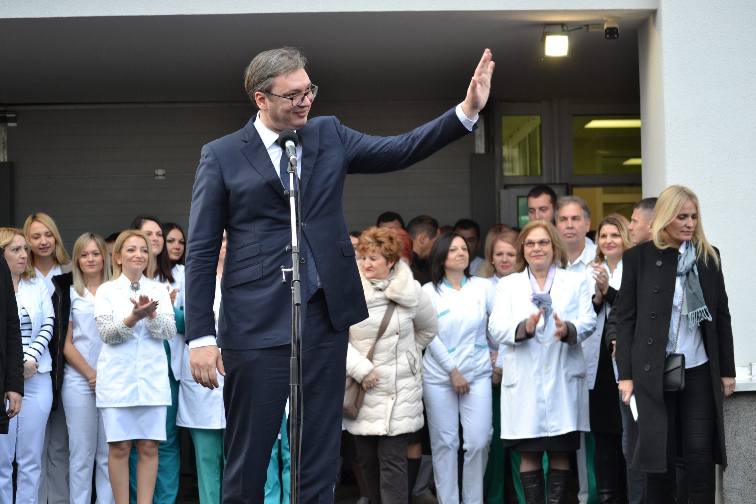 Vucic-na-otvaranju-ZC-vranje,-foto-im