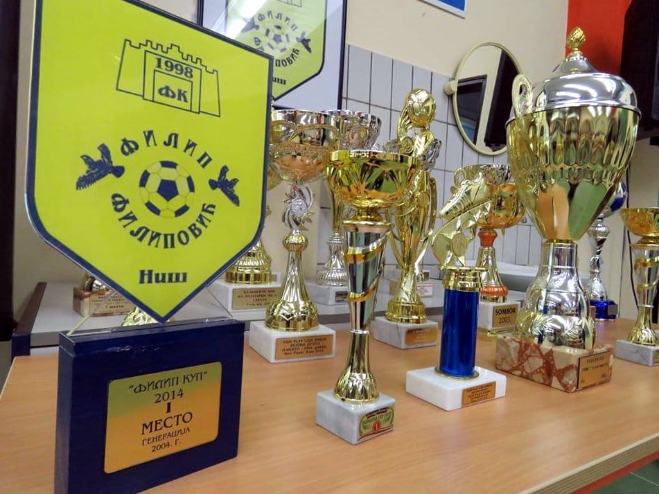 FK Filip Filipović - Rasadnik talenta u Duvaništu 1 FK Filip Filipovic pehari foto Facebook FK Filip Filipovic