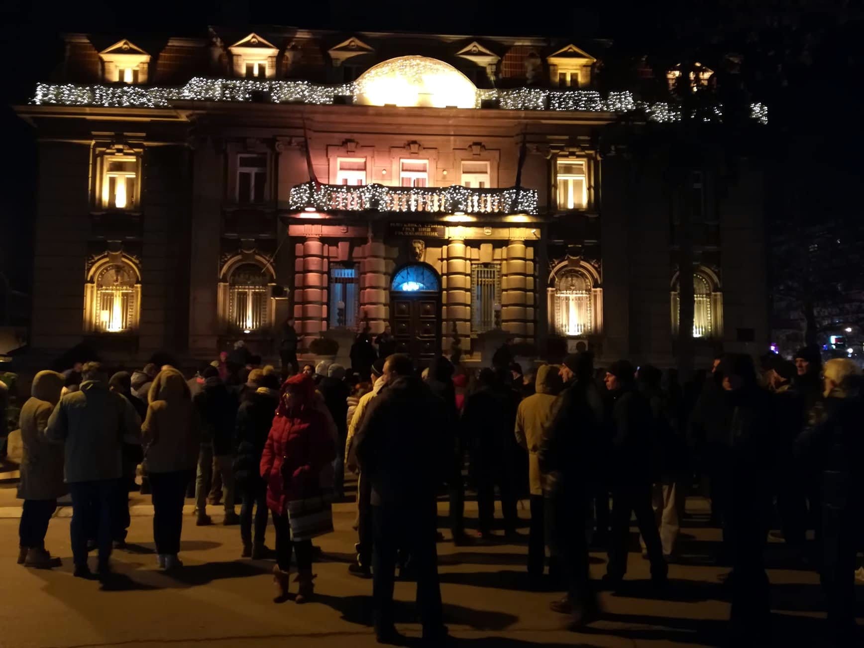 Protest-Zivic3;-foto:-JV