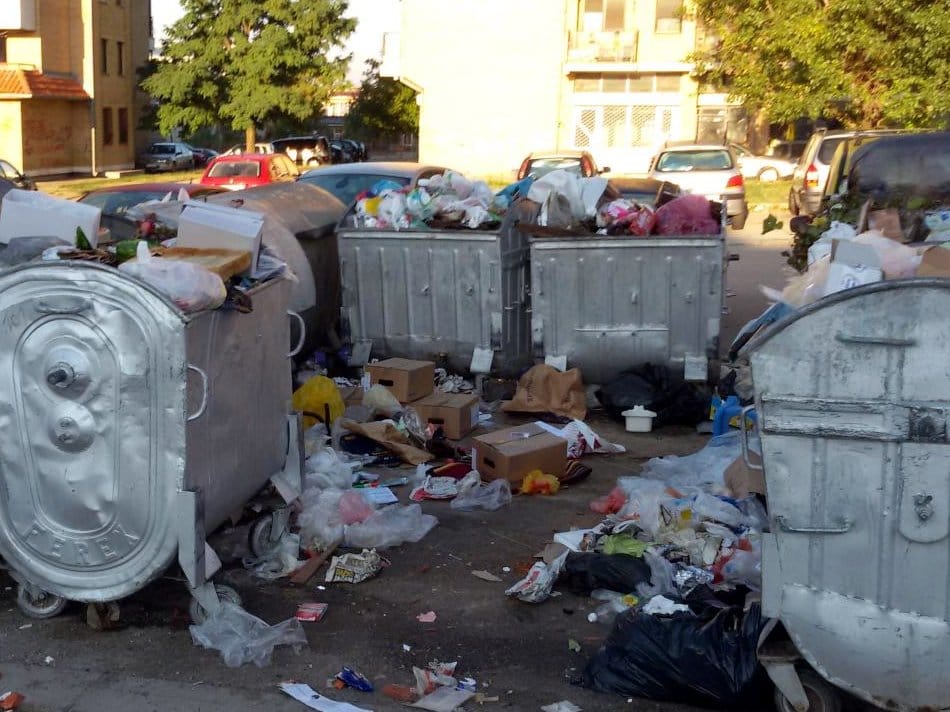 Prepuni kontejneri foto citalac