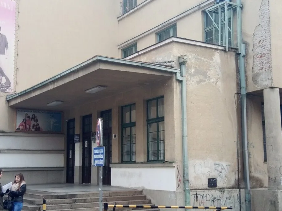 Učenici dva odeljenja Gimnazije u Prokuplju napustili nastavu zbog hladnoće 19 Gimnazija Prokuplje foto lJ m