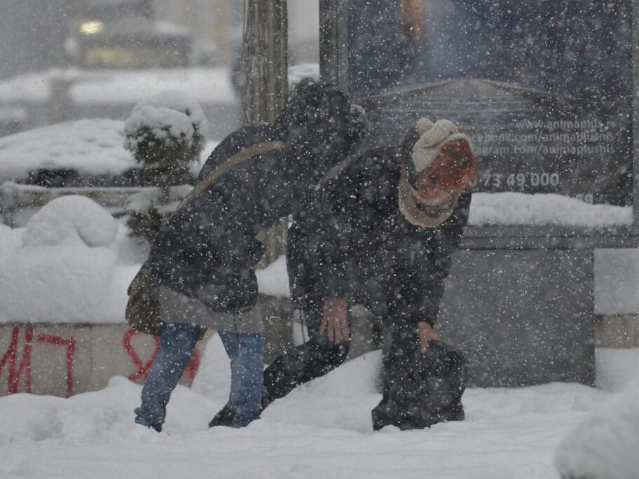 Zbog povreda pri padu na ledu povećan broj pacijenata na niškoj Ortopediji 20 sneg povrede foto vkeser