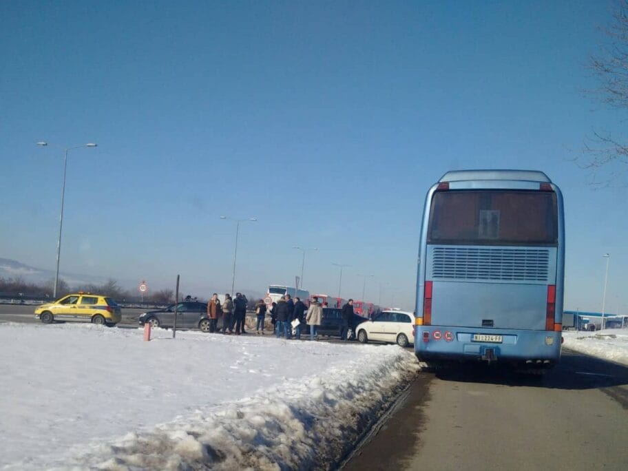 I sa juga krenuli autobusi put Beograda na Putinov doček 7 Putin docek foto Niska inicijativa