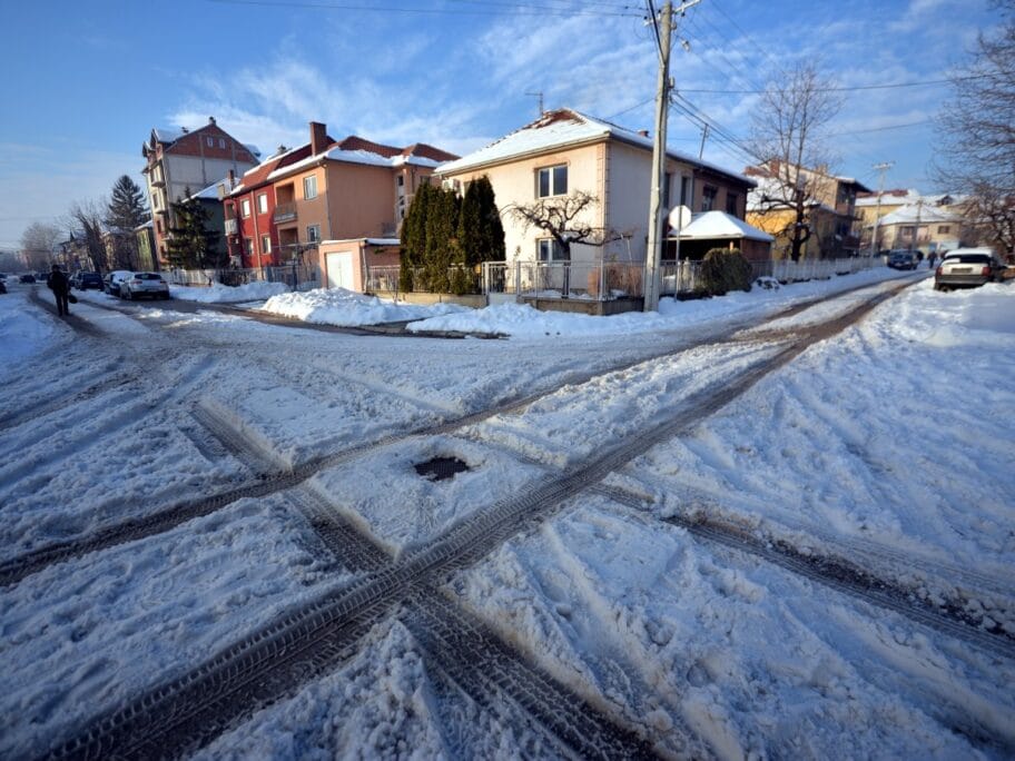 U Nišu više od 400 ljudi upozoreno, 15 kažnjeno zbog neočišćenog snega 5 Sneg ulica i trotoari 4 januar 2019 foto Vanja Keser