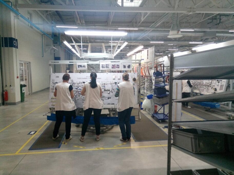 U fabrikama sve više zaraženih - nadležni najavljuju rigorozne kontrole, a sindikat pita zašto ih nije bilo ranije 10 1280x0 Leoni Nis foto JV M Z