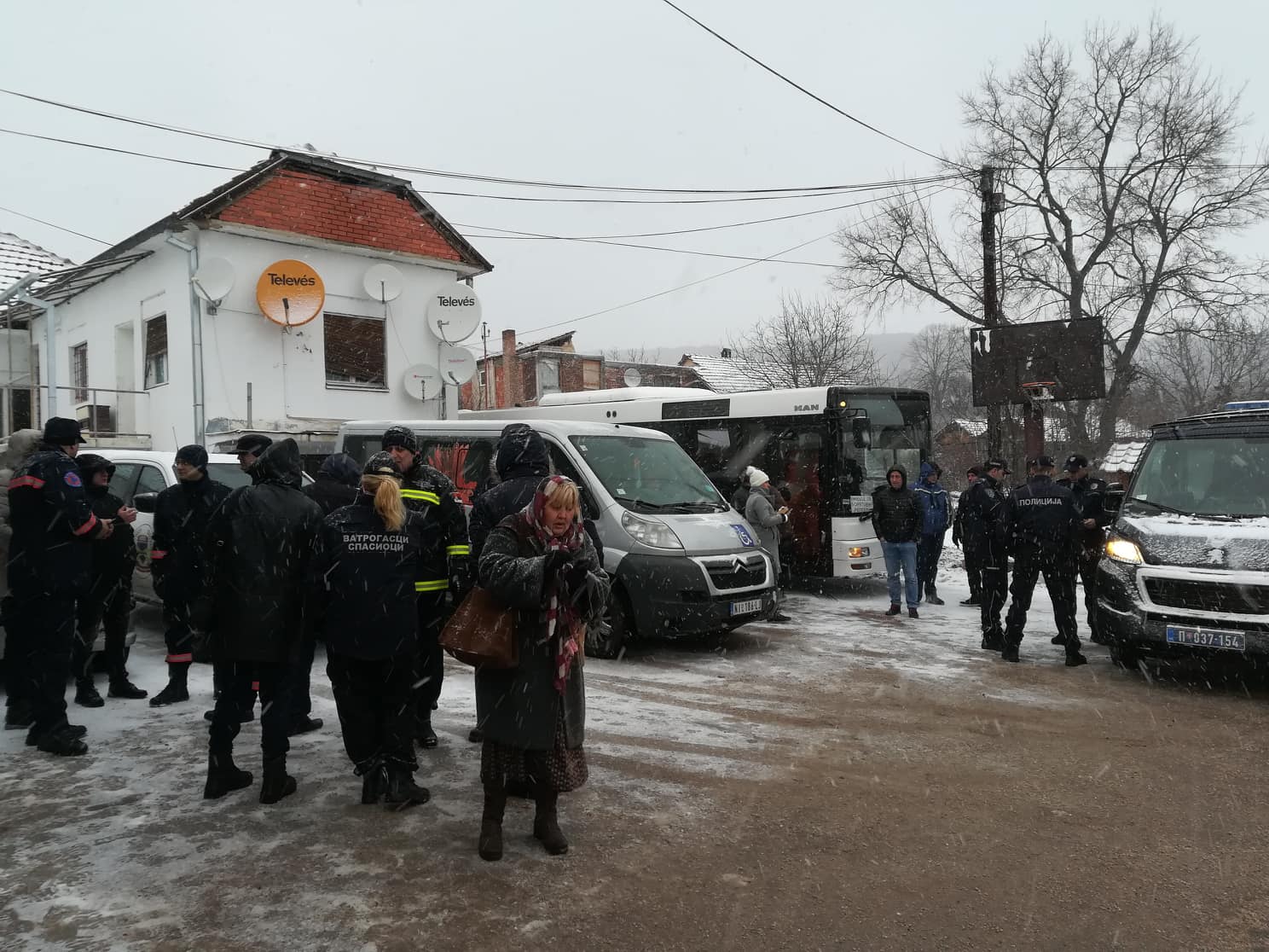 jasenovik,-nis,-evakuacija,-foto-jv-ja-3