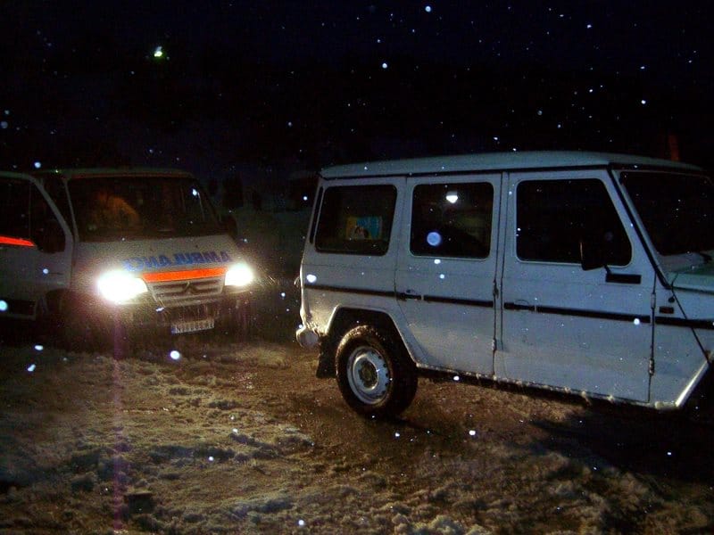 hitna pomoc sneg ilustracija foto ak