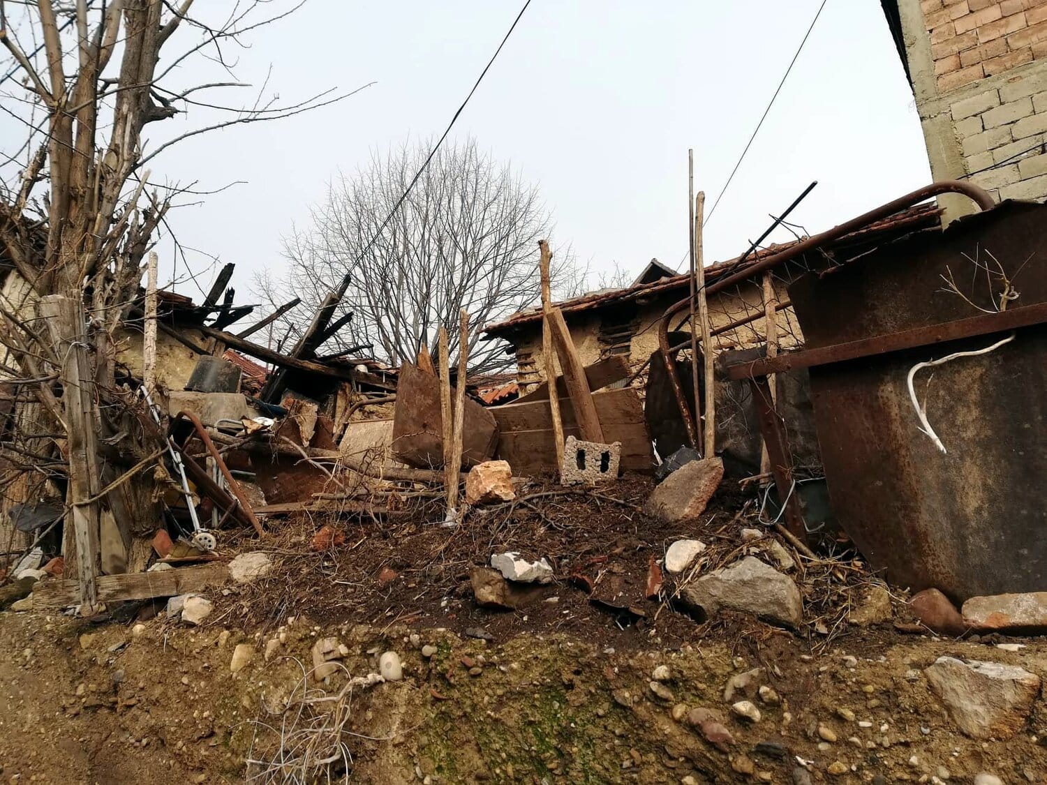 Trosna-kuca-u-Knez-Selu3;-foto:-JV-J.-A