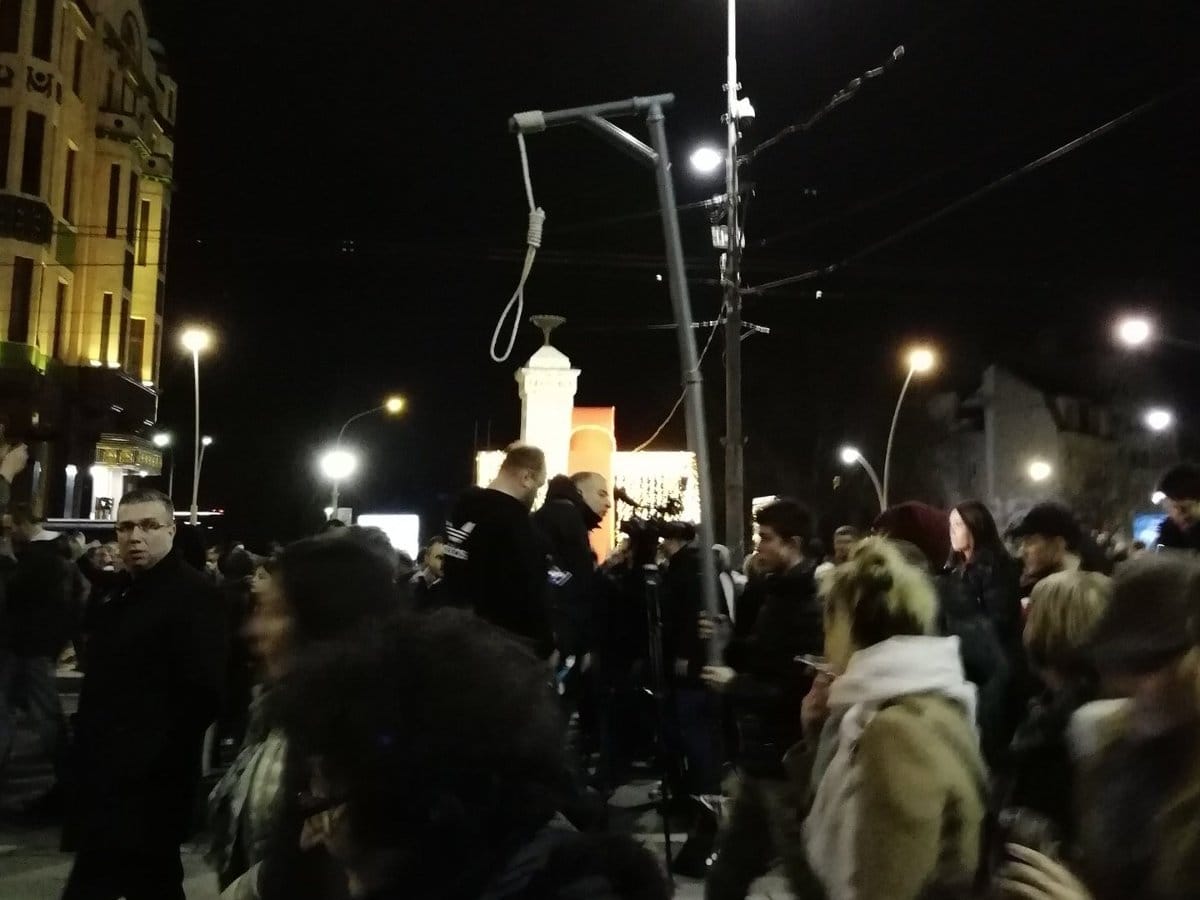 Kako se Nišlija našao u aferi “vešala na protestima”? 1 vesalabg prtscr