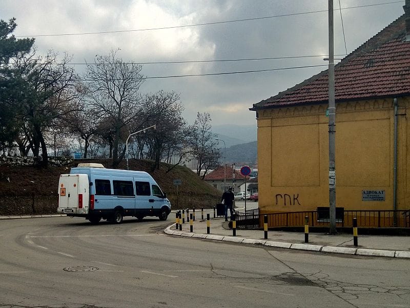 Zaposleni iz Prokuplja dočekuju Vučića u Vranju 1 gradski minu bus krece u pravcu vranja oko 13 h