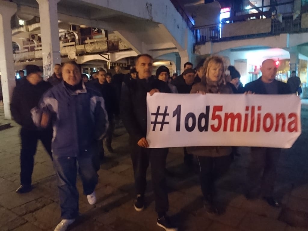 Pirot 1 od 5 foto Lj F