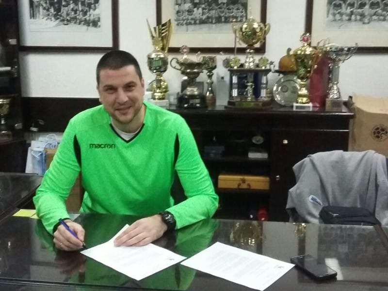 Miroslav Kocić se vratio u Niš i pojačao Železničar 1 miroslav kocic potpis u zeleznicaru nis foto rk zeleznicar