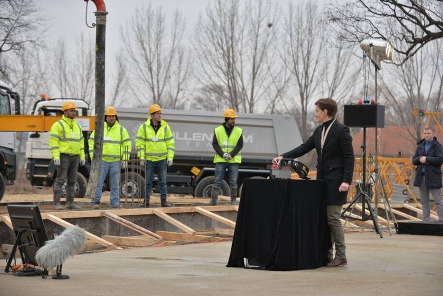 Brnabić: Asfaltiranje u Kukulovcu nije kupovina glasova 8 brnabic stanovi foto V K