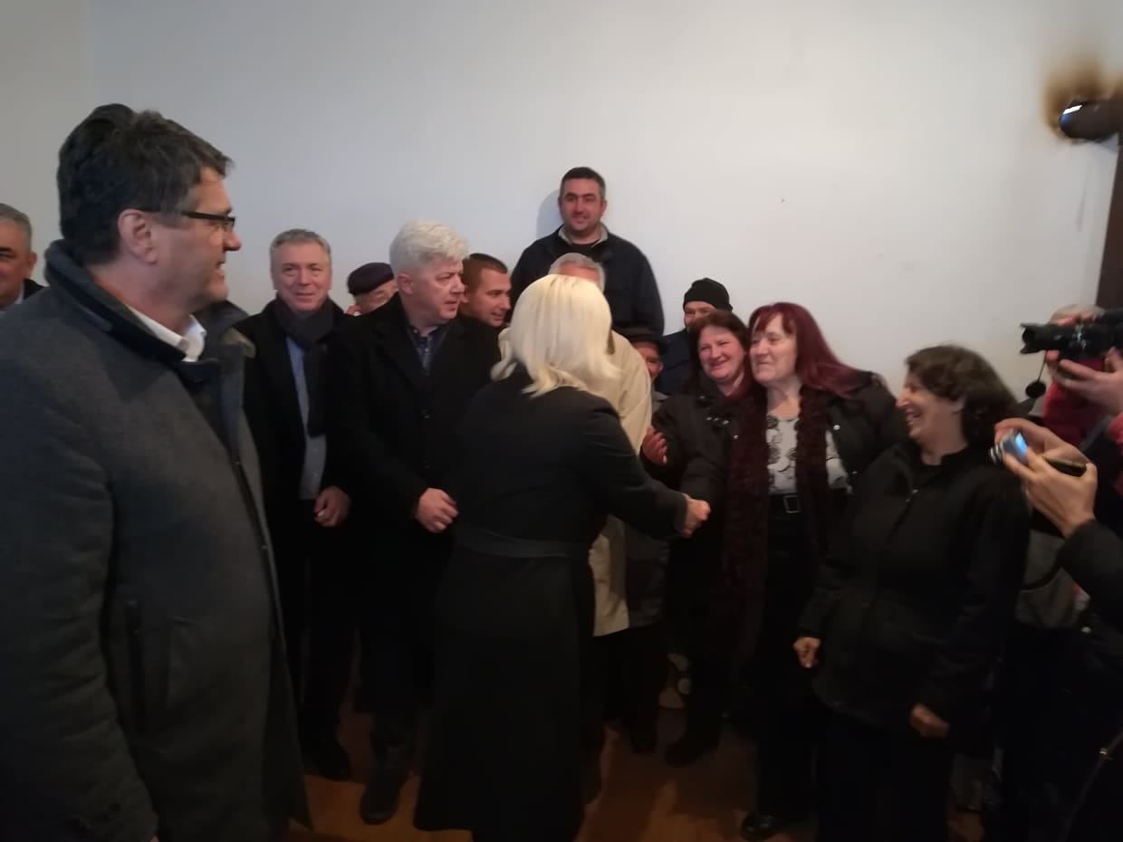 Zorana-sa-mestanima;-foto:-JV