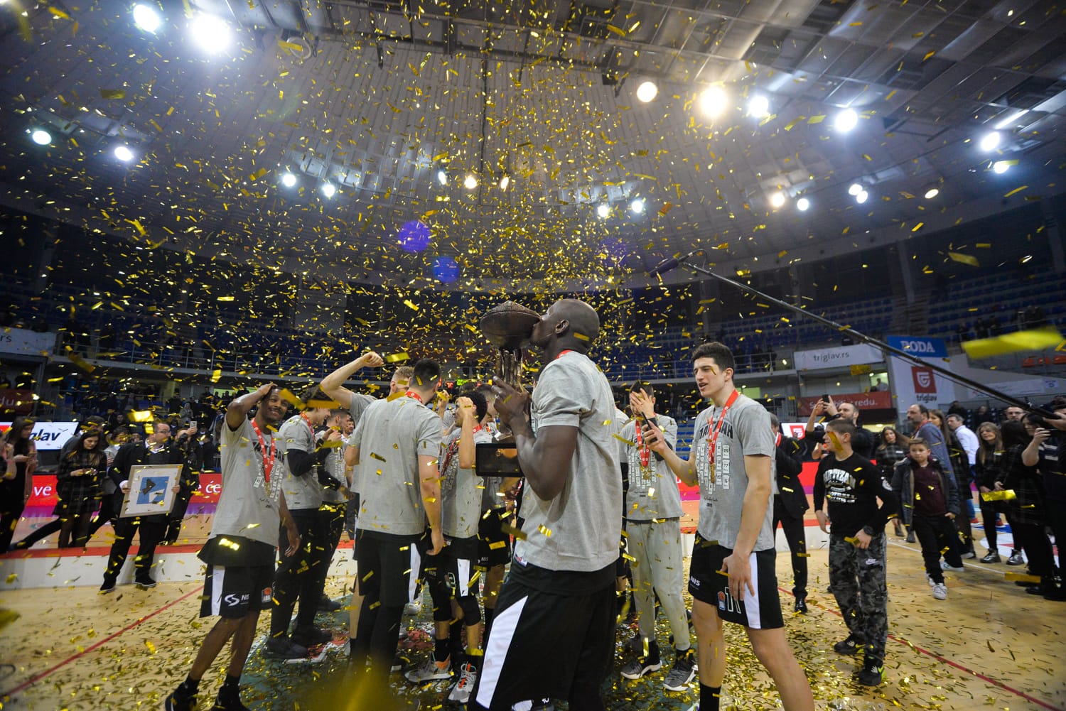 Derbi-Crvena-zvezda-Partizan-Kup-Koraća-2019-proslava-foto-Juzne-vesti-Vanja-Keser