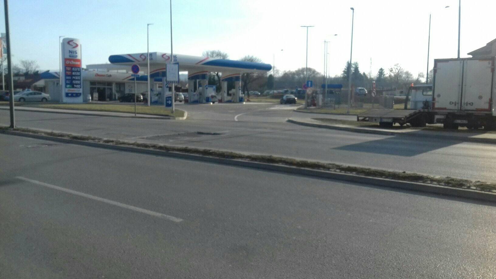 Neobelezeni radovi na sanaciji kolovoza Bul Nikole Tesle 19 02 19