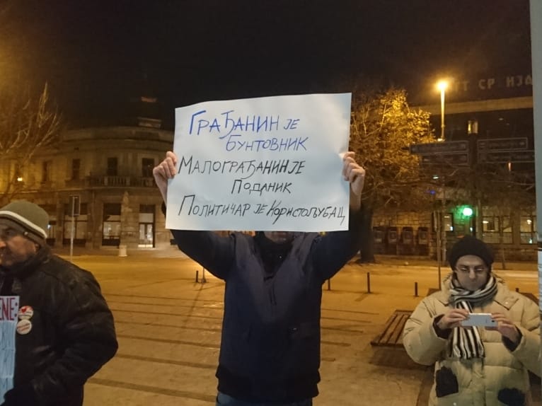 Piroćanci se "u mraku" i ove subote okupili na protestu 2 Protesti Pirot foto Lj F