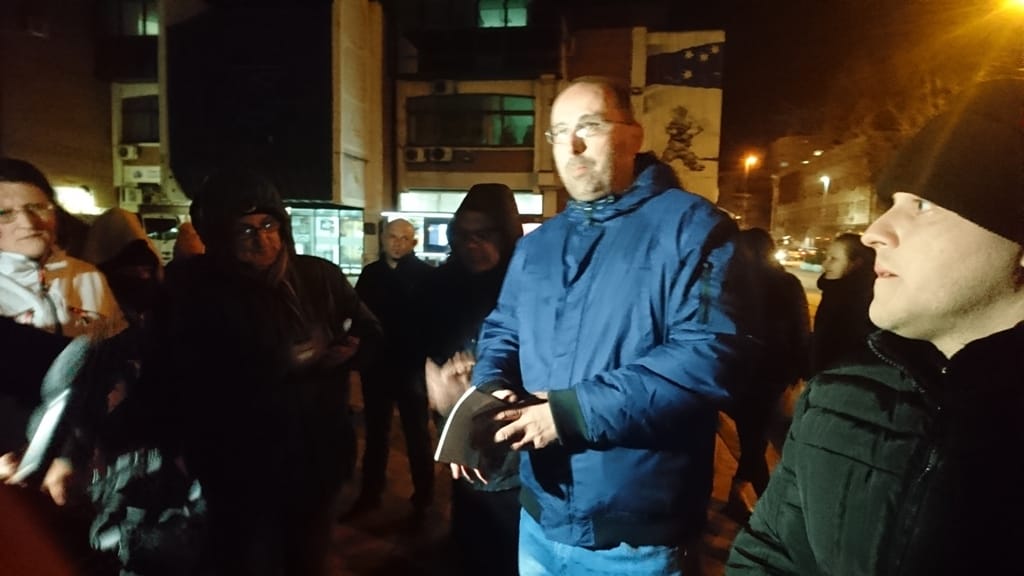 Pesnik Igor Đorđević pročitao svoju buntovnu pesmu