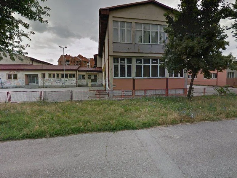 Najavljenim spajanjem možda se ugase niške škole "Vuk Karadžić" i "Dr Zoran Đinđić" 16 800x600 ele Kula