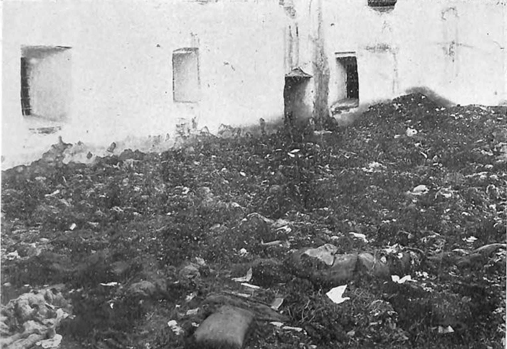 9-Ekshumacija-posmrtnih-ostataka-pored-zatvora-u-Tvrdjavi