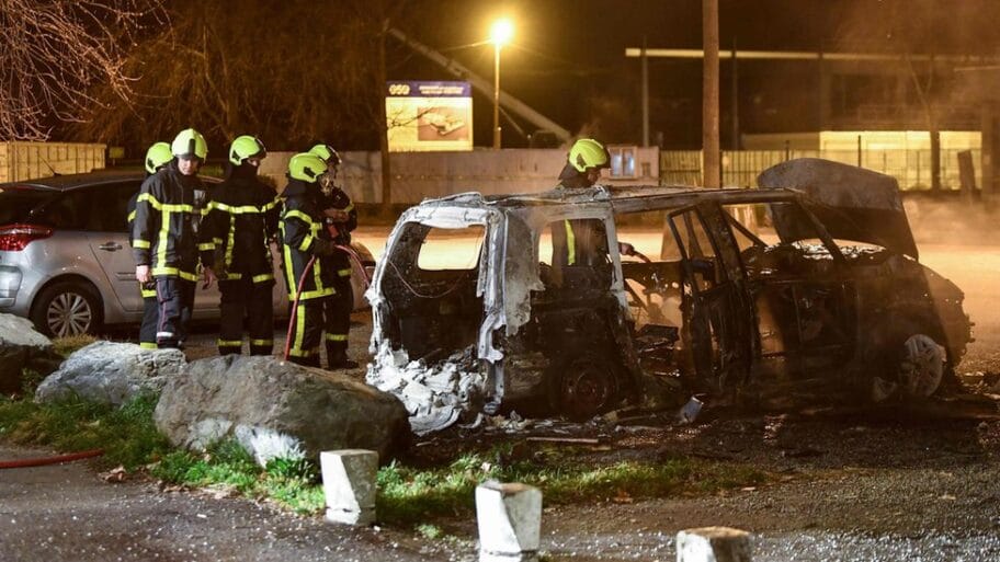 105879917 052725265 1