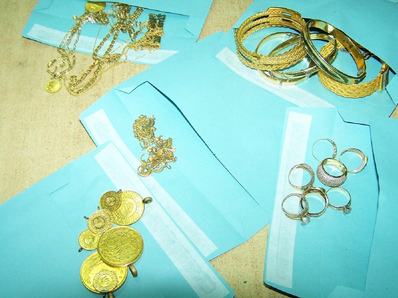 Zlatan nakit foto Uprava carina