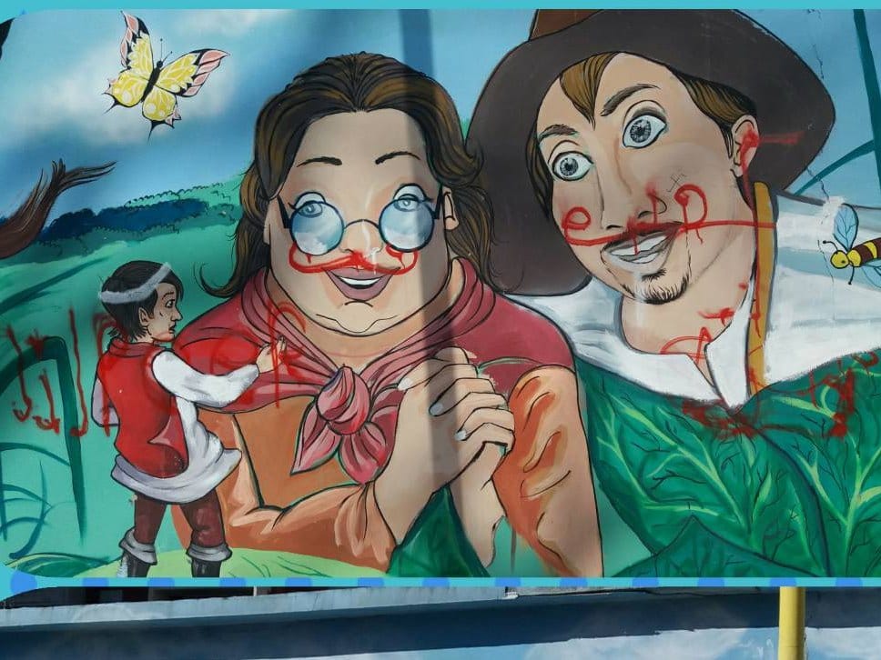 Prekrečeni murali u dvorištu vrtića u centru Niša išarani uvredljivim grafitima 1 Grafiti Pcelica