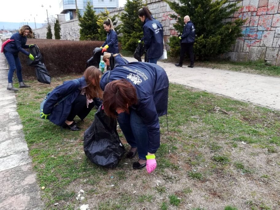 Ambasada ciscenje1 foto JV