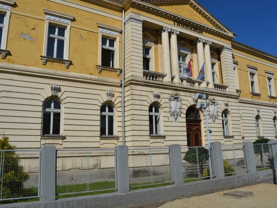 Gimnazija Pirot foto Lj F