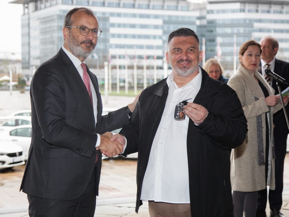 Kola inkluyija Roma Vlasotince foto Agencija Publika