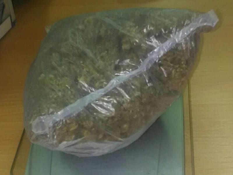 Uhapšen sa kesom marihuane u džepu 1 marihuana foto pu nis