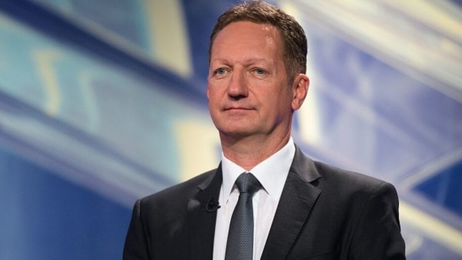 106002342 gettyimages 864056770 594x594