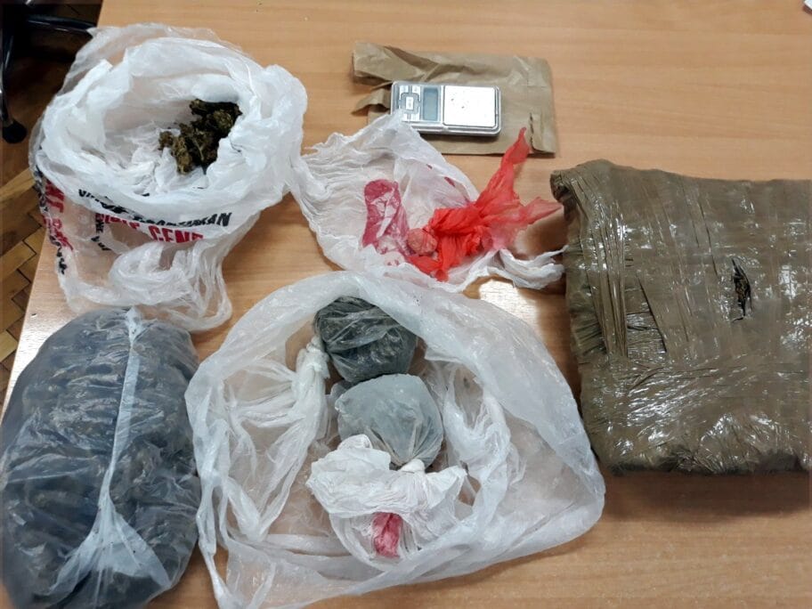 Uhapšen Kruševljanin koji je u stanu u Nišu krio marihuanu 18 Zaplenjena droga foto MUP