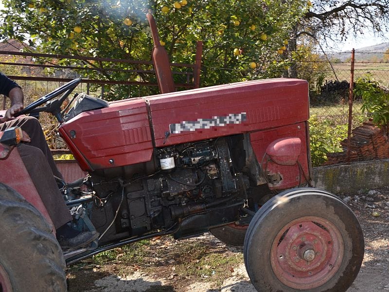 traktor ilustracija foto aleksandar kostic