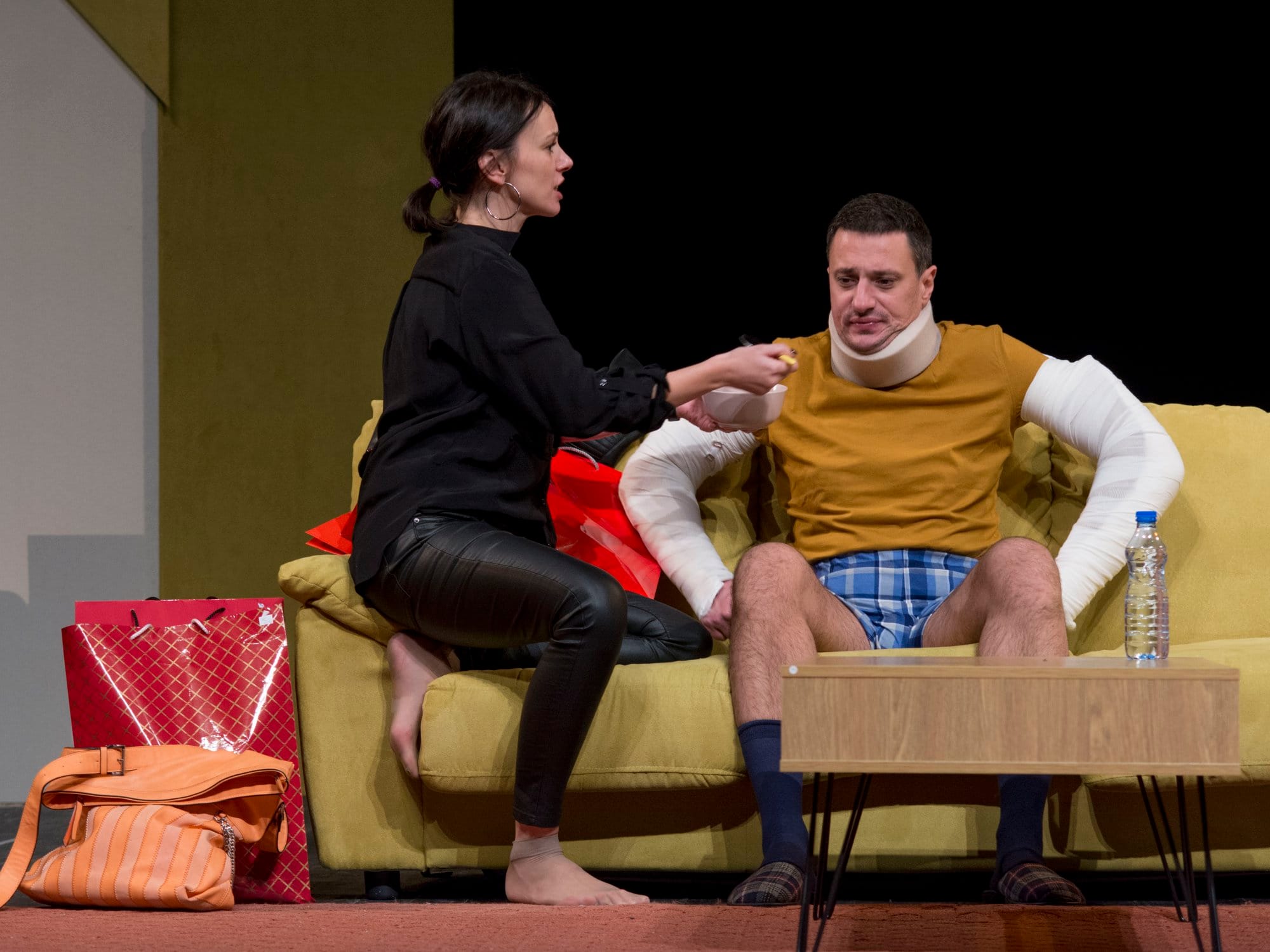 Komedija "Šećer je sitan, osim kad je kocka" sredinom aprila u Domu Vojske 1 Predstava Andrija Milosevic i Sloboda Micalovic foto Promo