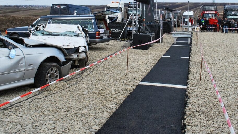 106042208 motorway closeup