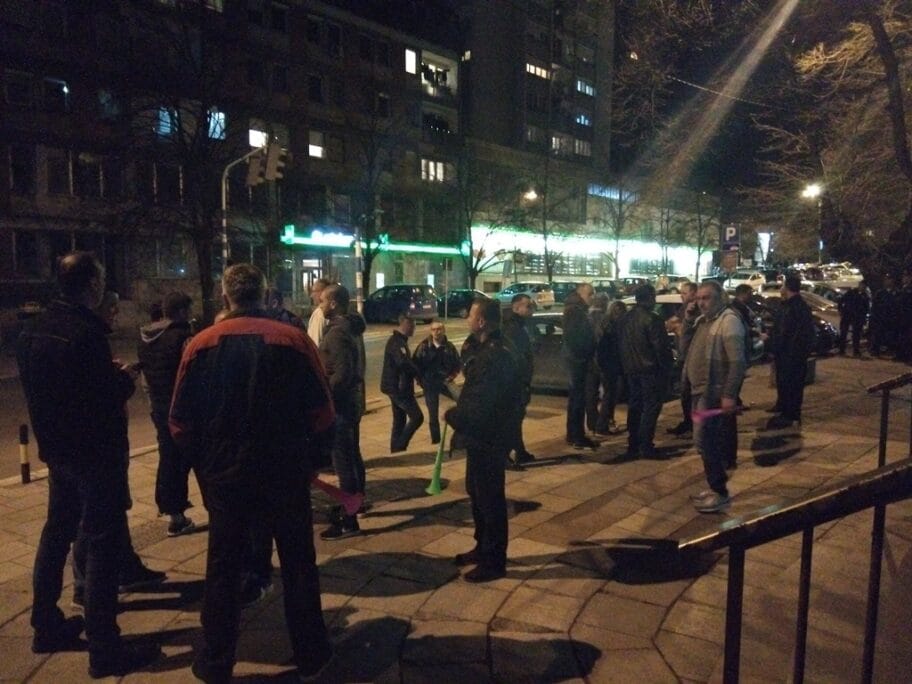 Protest ispred Suda zbog hapšenja učesnika tuče u kabinetu predsednika Žitorađe 8 okupljanje 2