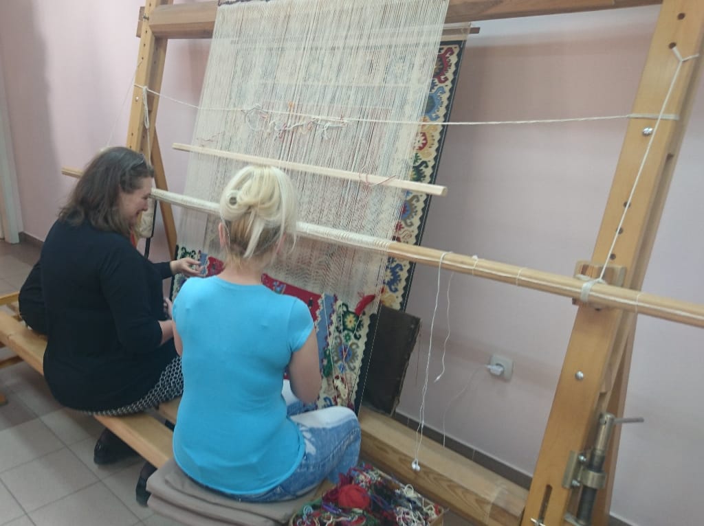 Ambasada Kanade obećala pomoć u promociji pirotskog ćilima 1 tkanje foto Lj F