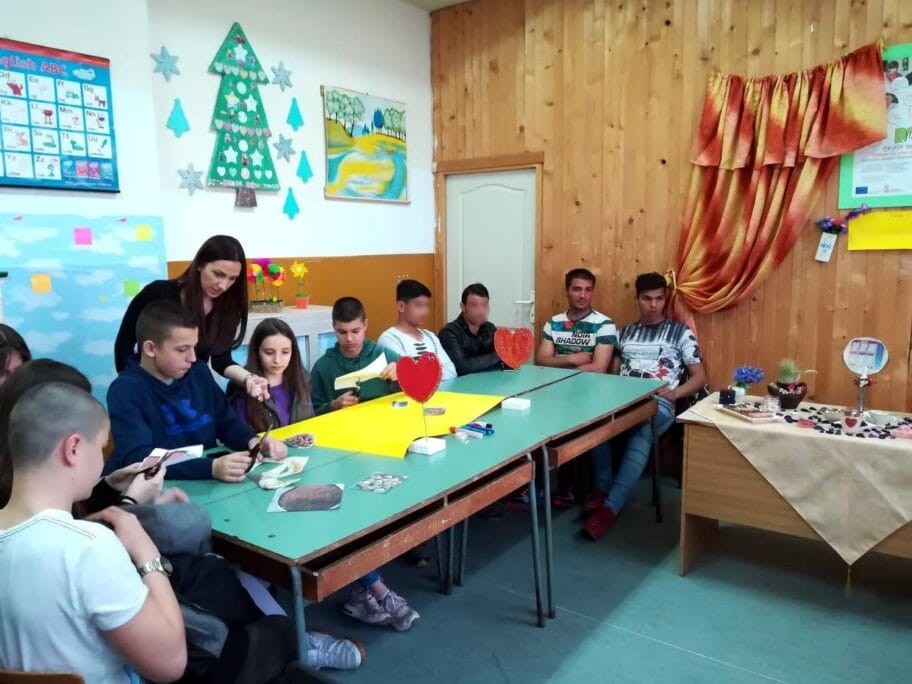 OS Njegos praznik proleca1 foto JV