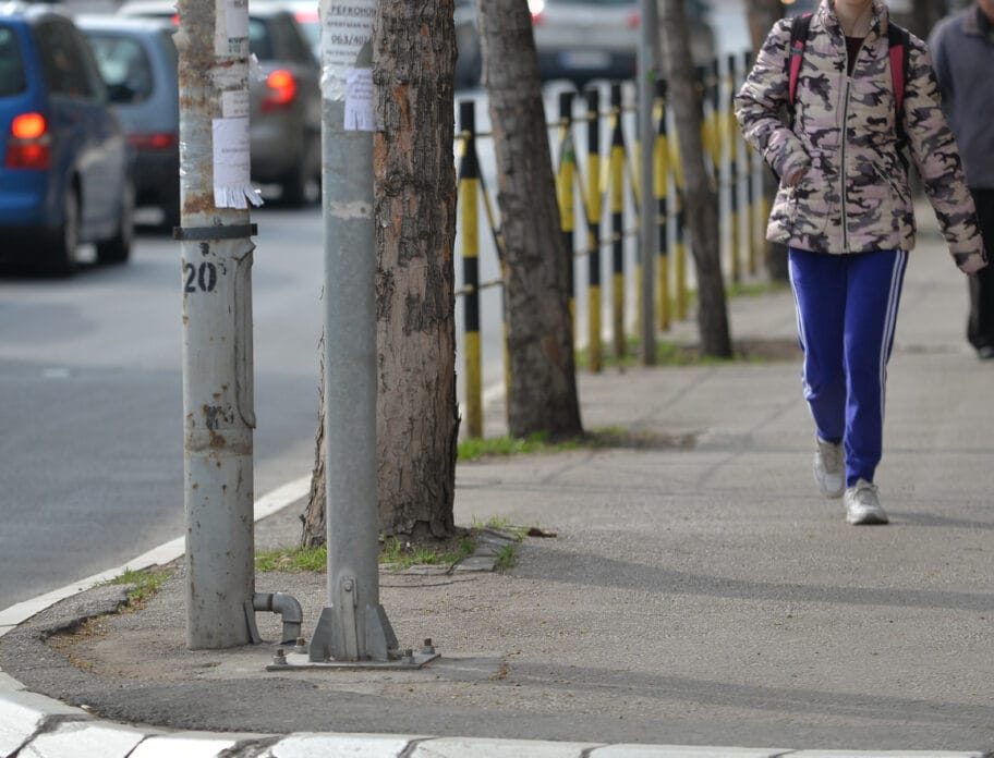 Nestale kante za smeće u većem delu Niša 8 kante vozdova2 foto vk