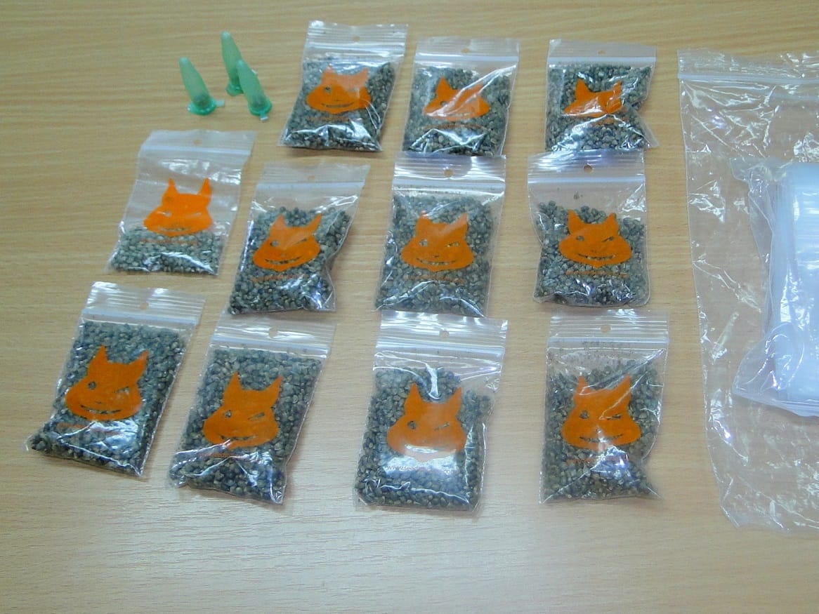 U džepovima jakne skrivao seme marihuane 1 Seme marihuane foto uprava carina