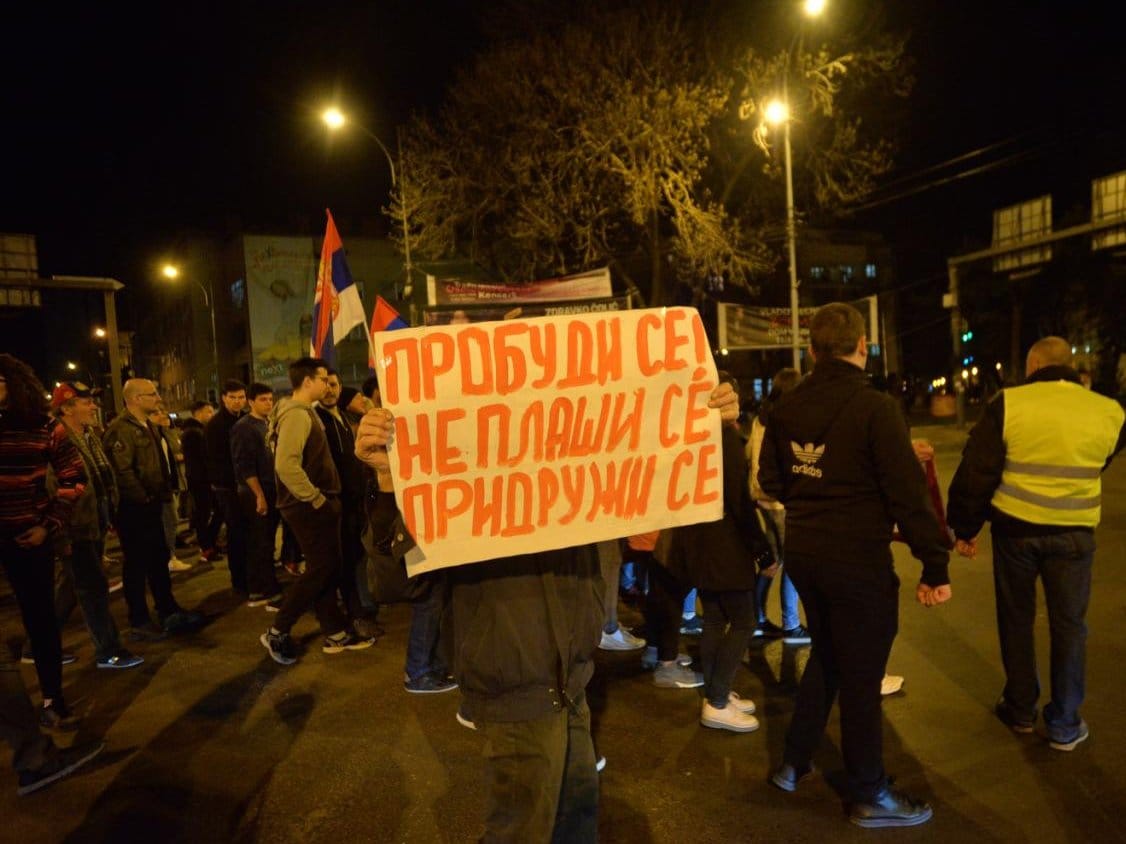 Poruka sa protesta foto V Keser