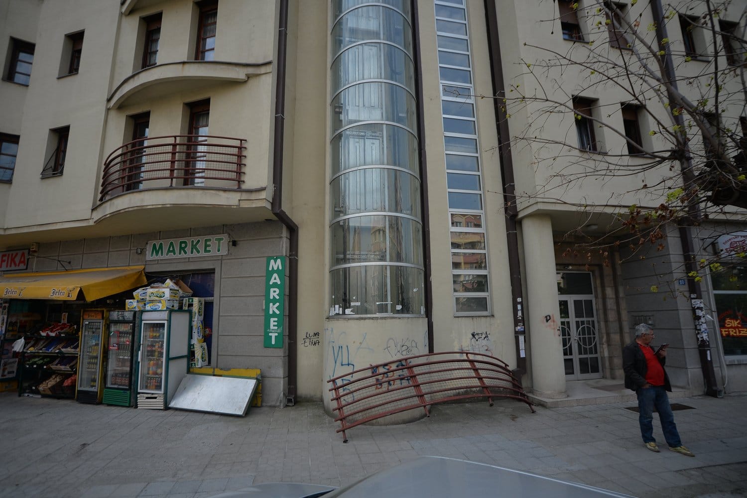 Pala ograda Ucitelj Tasina Vanja Keser