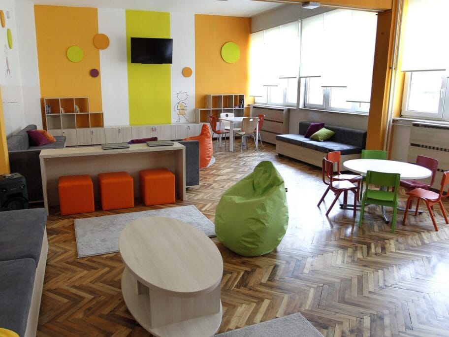 klub skola bubanj scaled