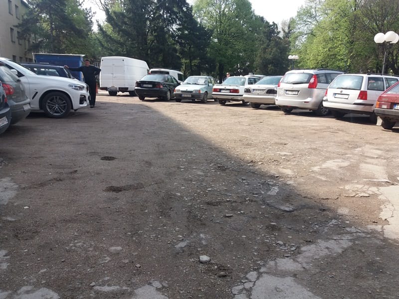 Rupe parking centar 3 foto Bojana Antic