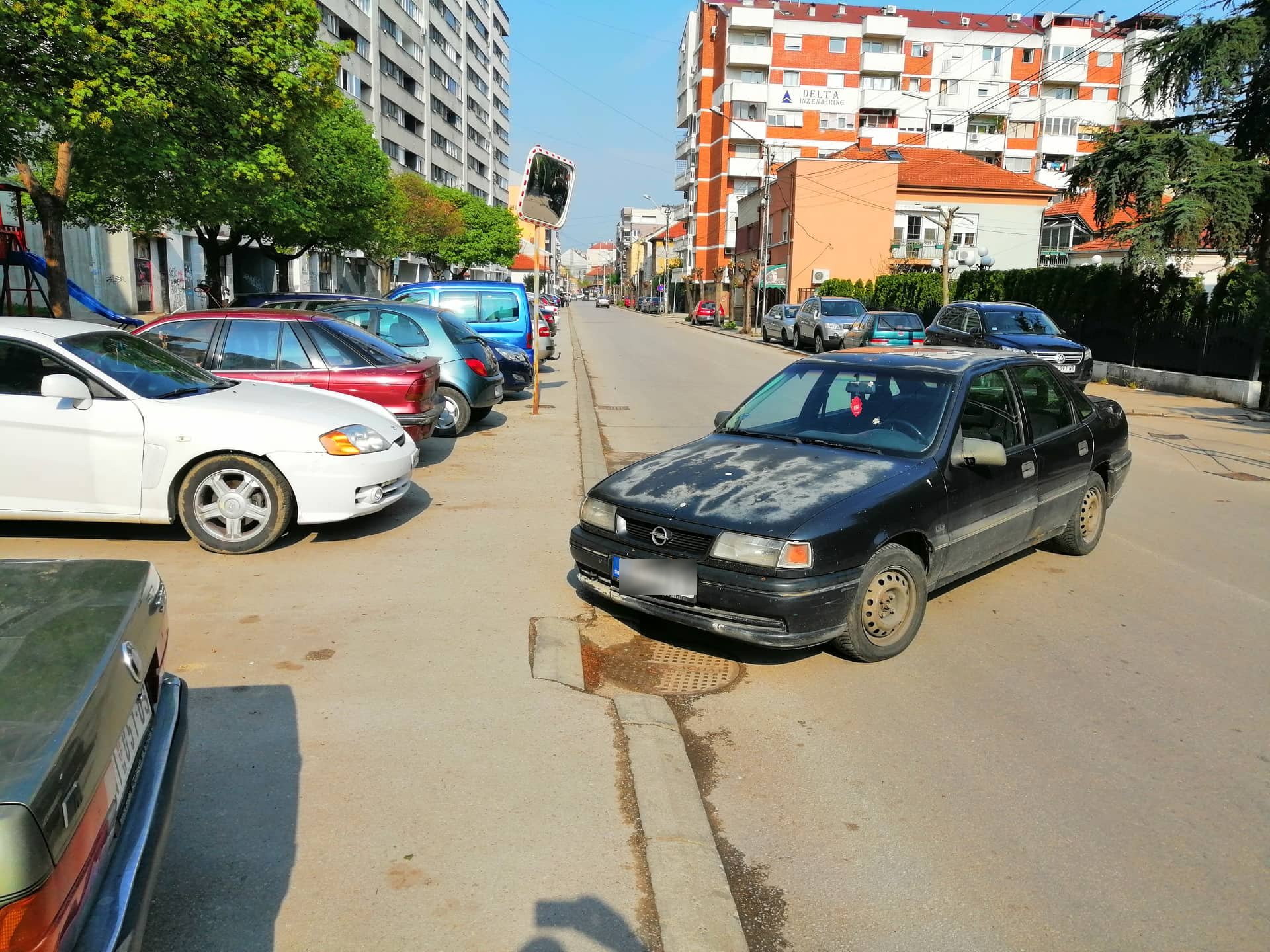 Ulica Dragise Cvetkovica na sred ulice foto citalac